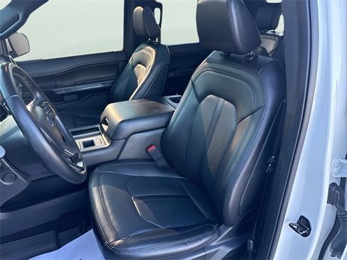 Used 2021 Ford Expedition Limited image 20