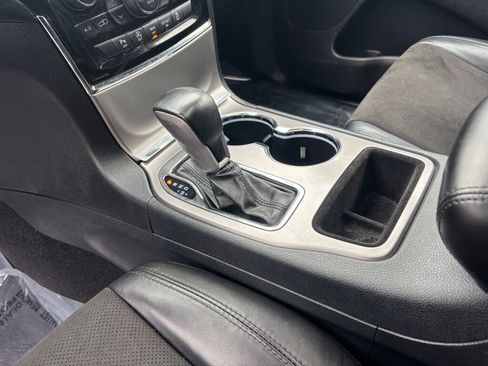 Used 2020 Jeep Grand Cherokee Altitude image 17