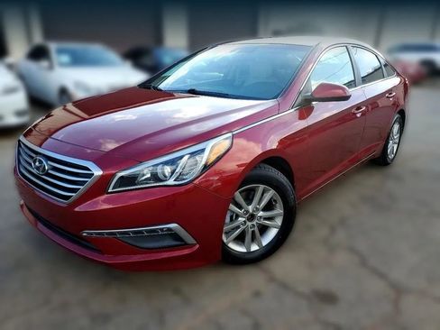 Used 2015 Hyundai Sonata SE image 2