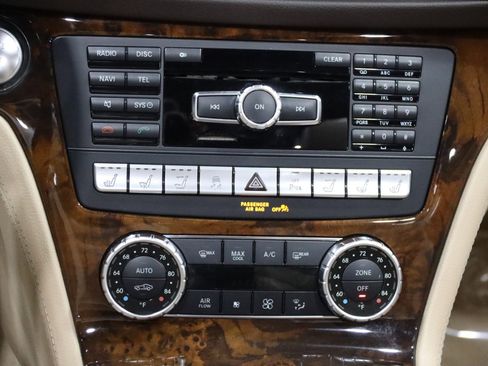 Used 2013 Mercedes-Benz SL 550 w/ Premium Pkg image 55