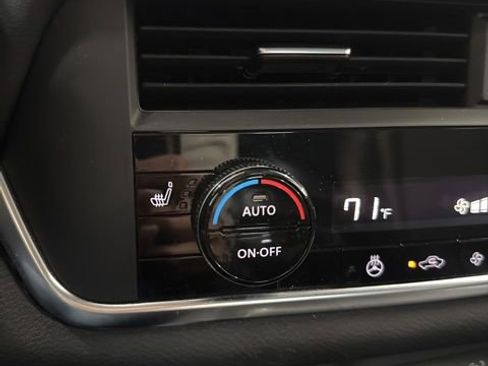 Certified 2024 Nissan Rogue SV w/ SV Premium Package FWD image 16