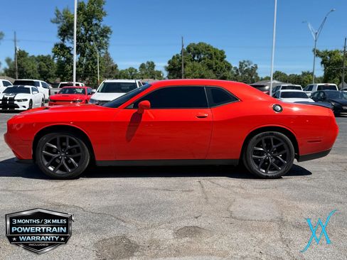 Used 2020 Dodge Challenger SXT w/ Blacktop Package RWD image 4