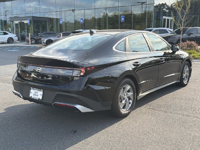 Certified 2026 Hyundai Sonata SE FWD image 8