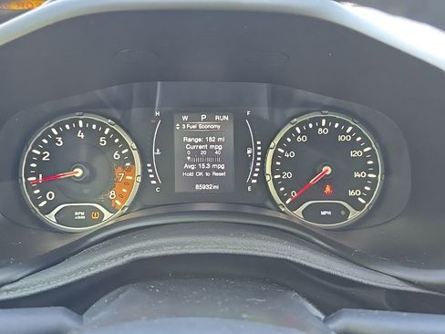 Used 2017 Jeep Renegade Latitude AWD/4WD image 22