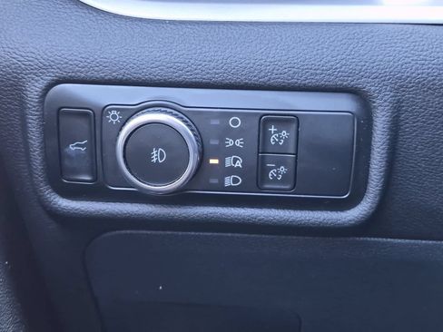 Used 2023 Ford Explorer XLT w/ Equipment Group 202A RWD image 28