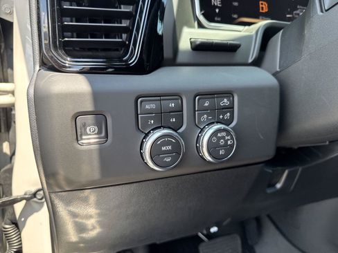 New 2026 GMC Sierra 2500 AT4 w/ AT4 Premium Plus Package AWD/4WD image 20