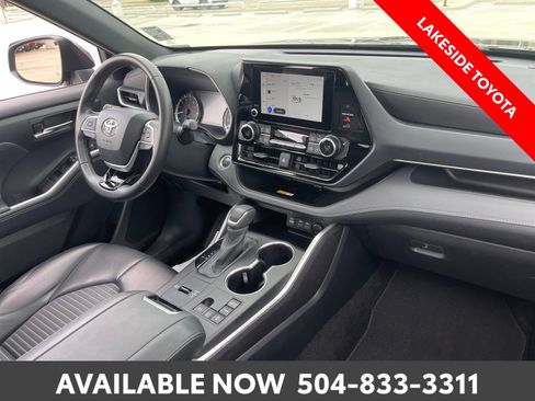 Certified 2024 Toyota Highlander XSE FWD image 17