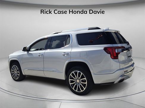 Used 2023 GMC Acadia Denali w/ Denali Technology Package image 8