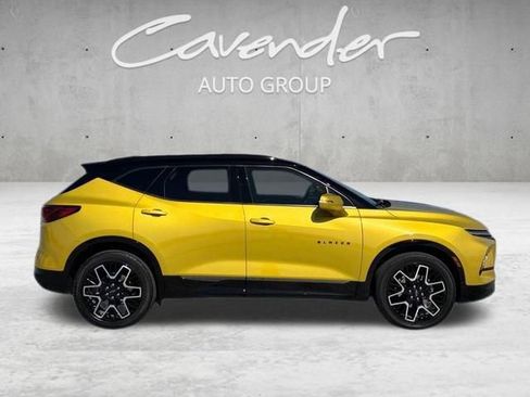 Used 2023 Chevrolet Blazer RS w/ Driver Confidence II Package AWD/4WD image 17
