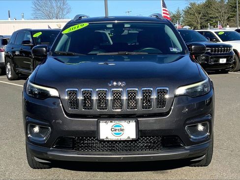 Used 2019 Jeep Cherokee Limited image 3