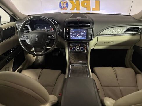 Used 2019 Lincoln Continental Reserve AWD/4WD image 18