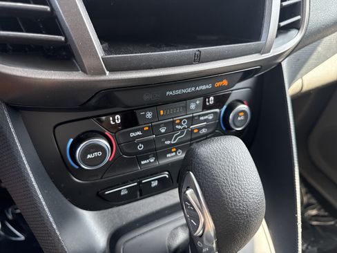 Used 2021 Ford Transit Connect XLT FWD image 19