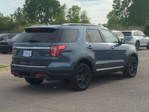 Used 2018 Ford Explorer XLT w/ Equipment Group 202A AWD/4WD image 3