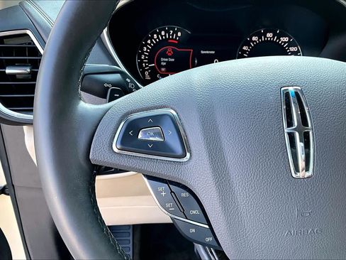 Used 2018 Lincoln MKX Select w/ Select Plus Package FWD image 24