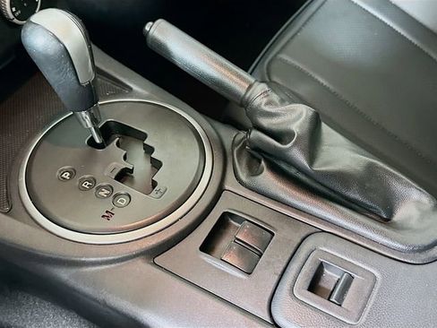 Used 2010 MAZDA MX-5 Miata Touring image 17