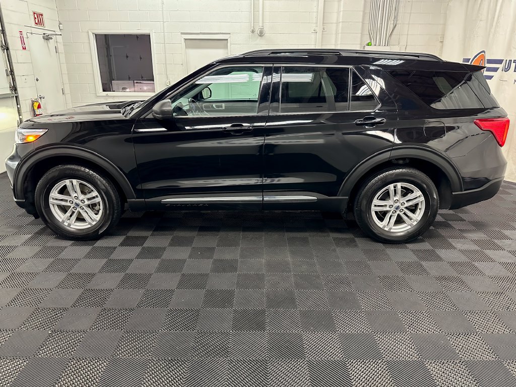 Used 2022 Ford Explorer XLT AWD/4WD image 6