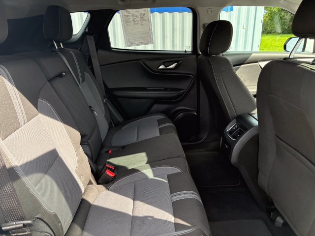 Used 2025 Chevrolet Blazer LT AWD/4WD image 17