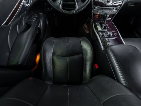 Used 2019 INFINITI Q70 Luxe RWD image 53