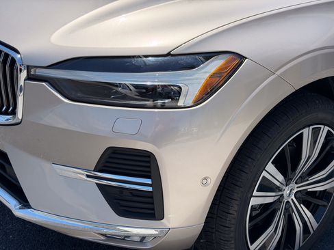 Certified 2023 Volvo XC60 B5 Plus w/ Protection Package Premier FWD image 8