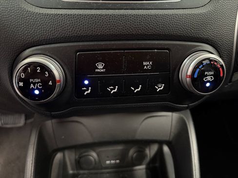 Used 2010 Hyundai Tucson GLS w/ Popular Equipment Pkg 2 FWD image 35