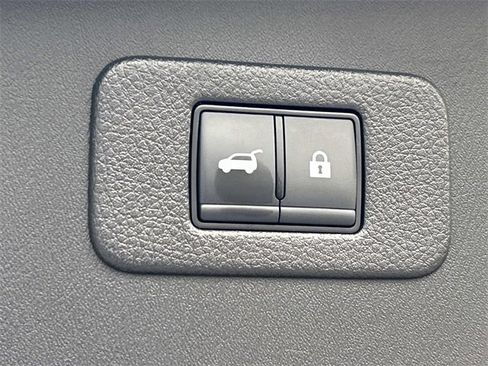 Used 2024 Nissan Armada Platinum w/ Captain's Chairs Package image 14