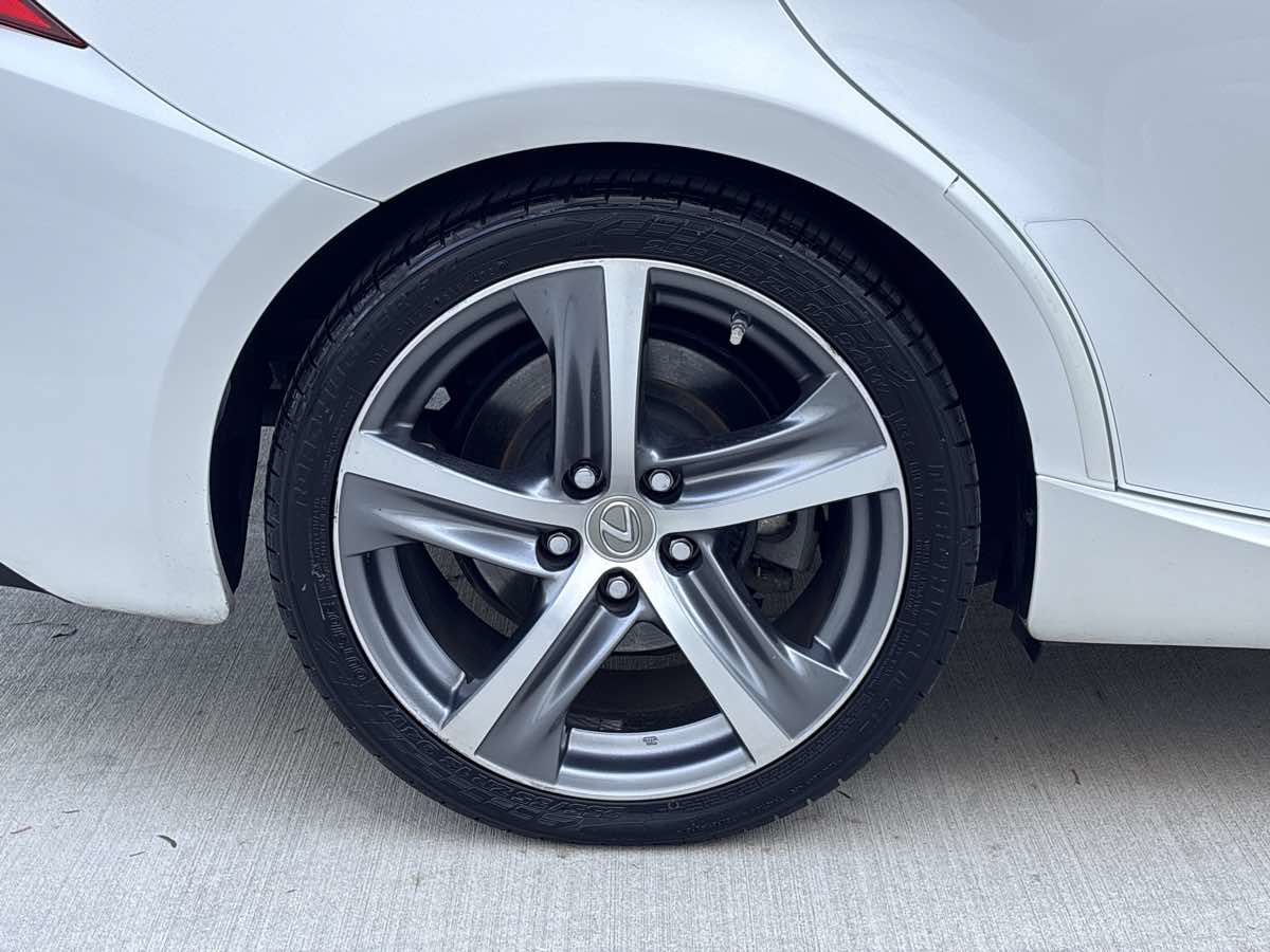Used 2017 Lexus IS 200t w/ Navigation System Package RWD image 9