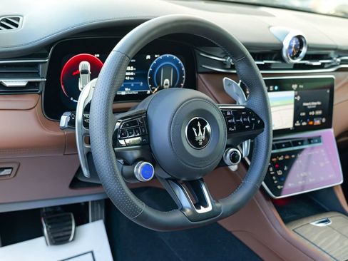 Used 2025 Maserati Grecale Modena AWD/4WD image 20