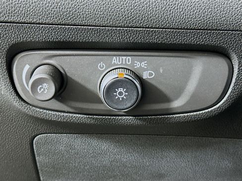 Used 2025 Buick Encore GX Preferred image 17