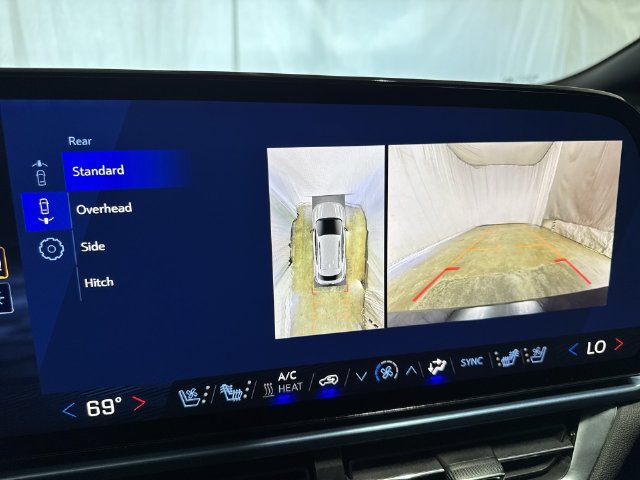 Used 2024 Chevrolet Equinox EV LT AWD/4WD image 18