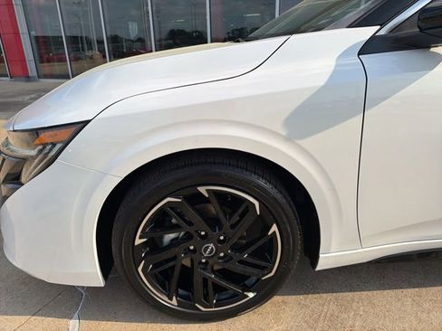 New 2026 Nissan Sentra SR image 7