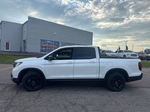 Used 2021 Honda Ridgeline Black Edition image 2