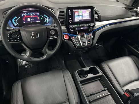 Used 2023 Honda Odyssey Touring image 12