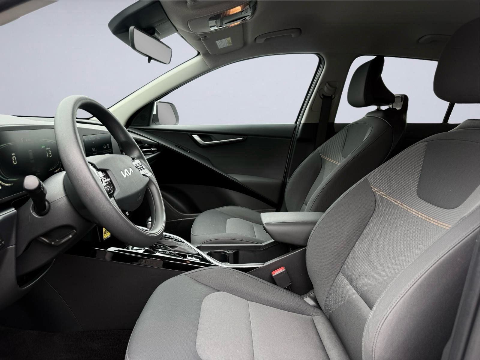 Used 2025 Kia Niro LX FWD image 14