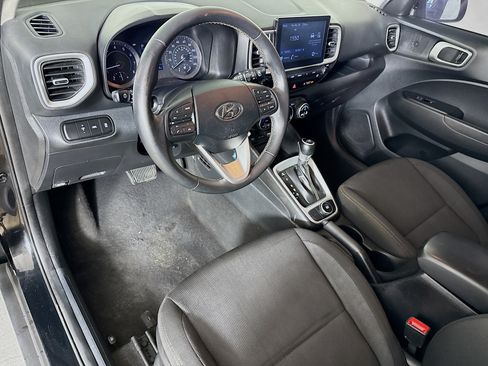 Used 2022 Hyundai Venue SEL w/ Cargo Package FWD image 8