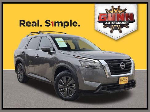 Used 2023 Nissan Pathfinder SV image 1