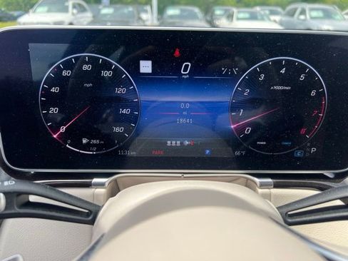 Used 2023 Mercedes-Benz S 500 4MATIC image 3