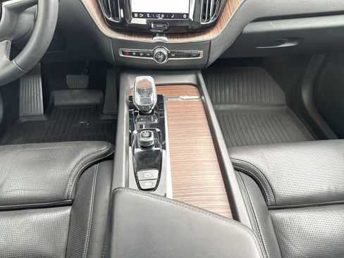 Used 2023 Volvo XC60 B5 Ultimate w/ Protection Package Premier FWD image 22