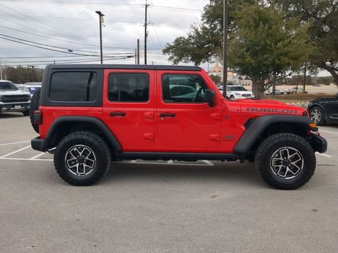 Used 2026 Jeep Wrangler Unlimited Rubicon image 2