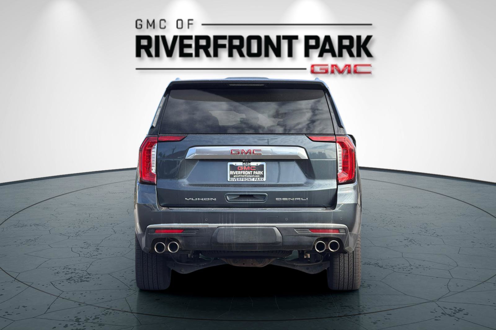 Used 2021 GMC Yukon XL Denali w/ Denali Premium Package AWD/4WD image 4
