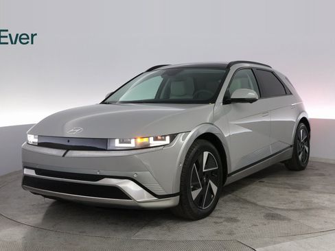 Used 2025 Hyundai Ioniq 5 Limited image 2