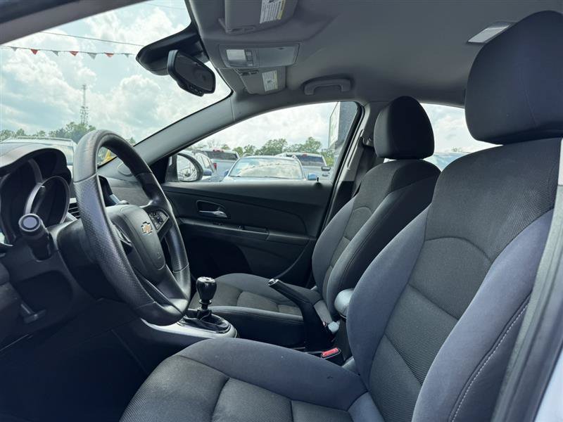 Used 2015 Chevrolet Cruze LT FWD image 22