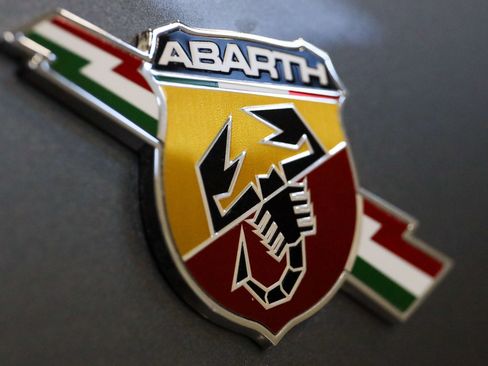 Used 2012 FIAT 500 Abarth w/ Safety & Convenience Pkg FWD image 11
