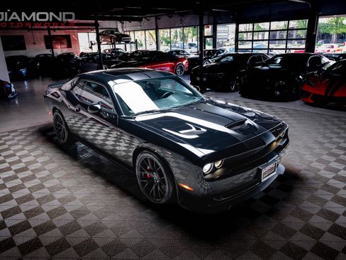 Used 2016 Dodge Challenger SRT Hellcat RWD image 52