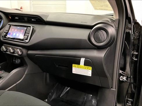New 2025 Nissan Kicks Play S FWD image 31