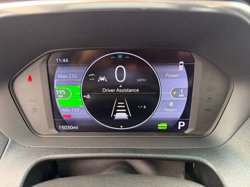 Used 2023 Chevrolet Bolt LT w/ Infotainment Package FWD image 13
