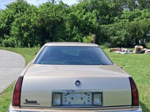 Used 1997 Cadillac Eldorado w/ Leather/Lumbar Pkg FWD image 7