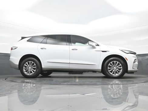 Used 2022 Buick Enclave Essence AWD/4WD image 34