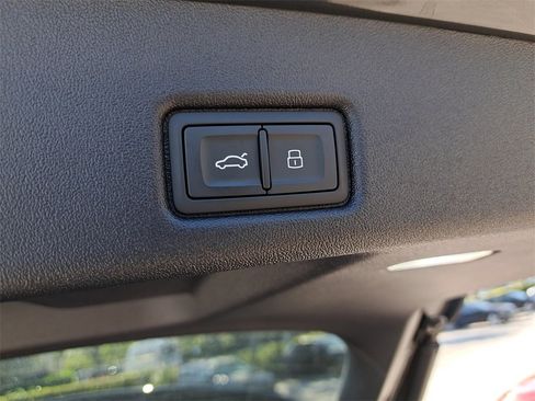 New 2025 Audi Q5 Premium Plus image 32