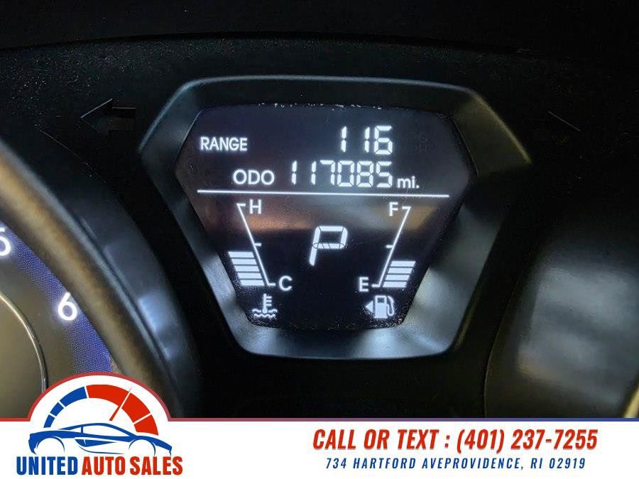 Used 2013 Hyundai Elantra GLS FWD image 17