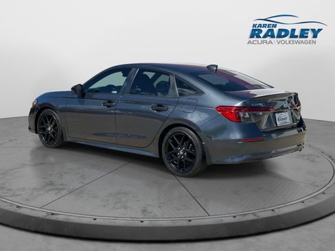 Used 2024 Honda Civic Sport image 4